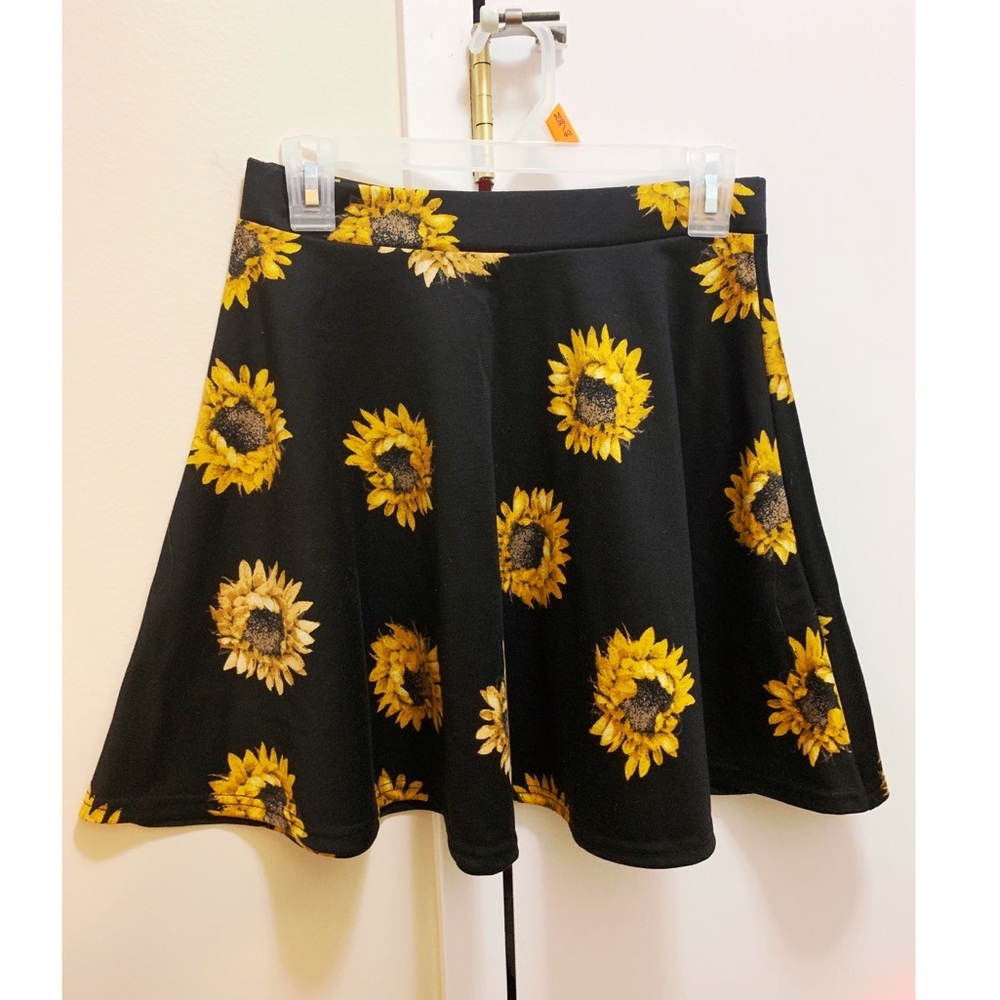 Sunflower black skirt